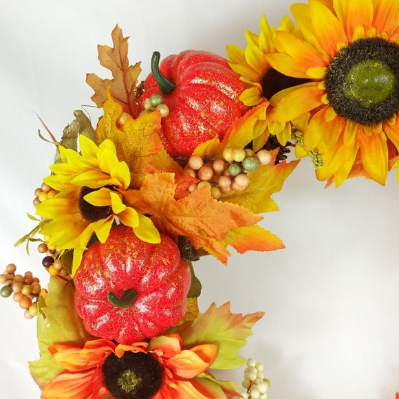 ❗SOLD❗Fabulous Fall Wreath🍁 - Picture 3 of 7